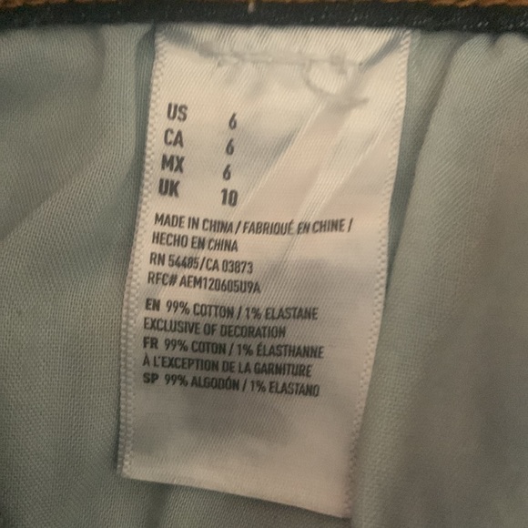 American Eagle - Super Stretch Midi Short - Size 6 - Picture 4 of 4